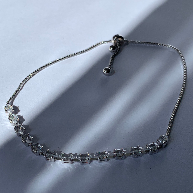 Pulseira com Cristais Navete e Fecho Shambala