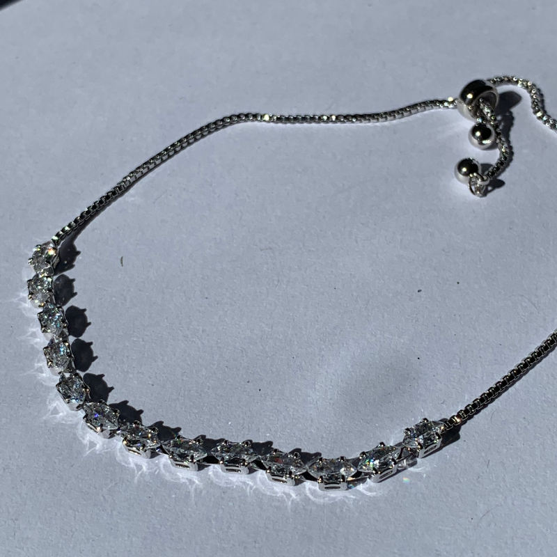 Pulseira com Cristais Navete e Fecho Shambala