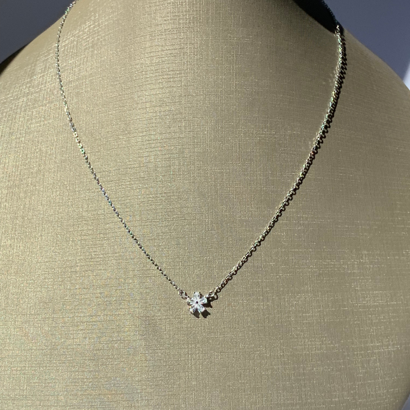 Choker de Flor com Cristais em Gota